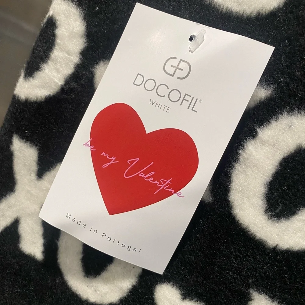 ❌⭕️blanket in black & white! REVERSIBLE w/ top stitching, see pic for details